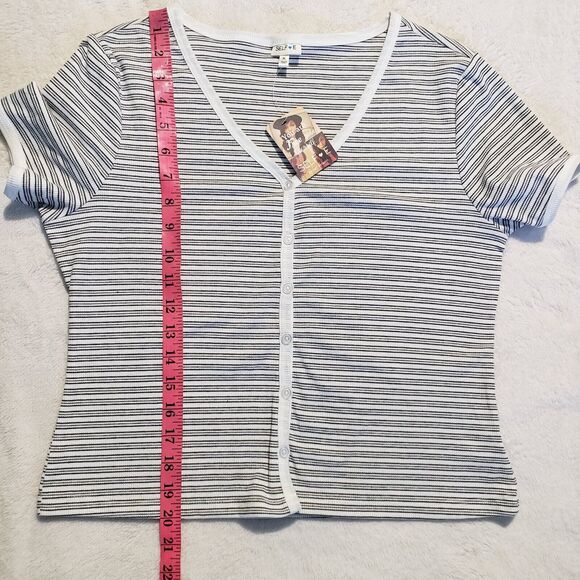 Self Esteem Top Misses Size XL Black and White Stripe Button Front Short V-Neck - Picture 10 of 10
